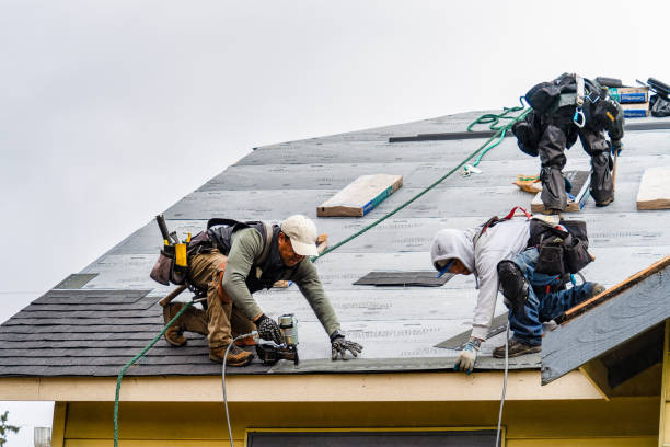 Professional Gutter Installation technician working in Lincoln, CA
